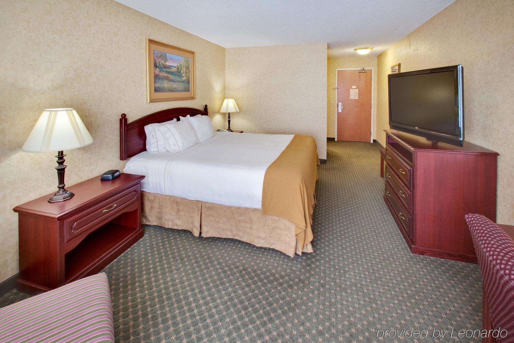 Hotel Express & By Ihg