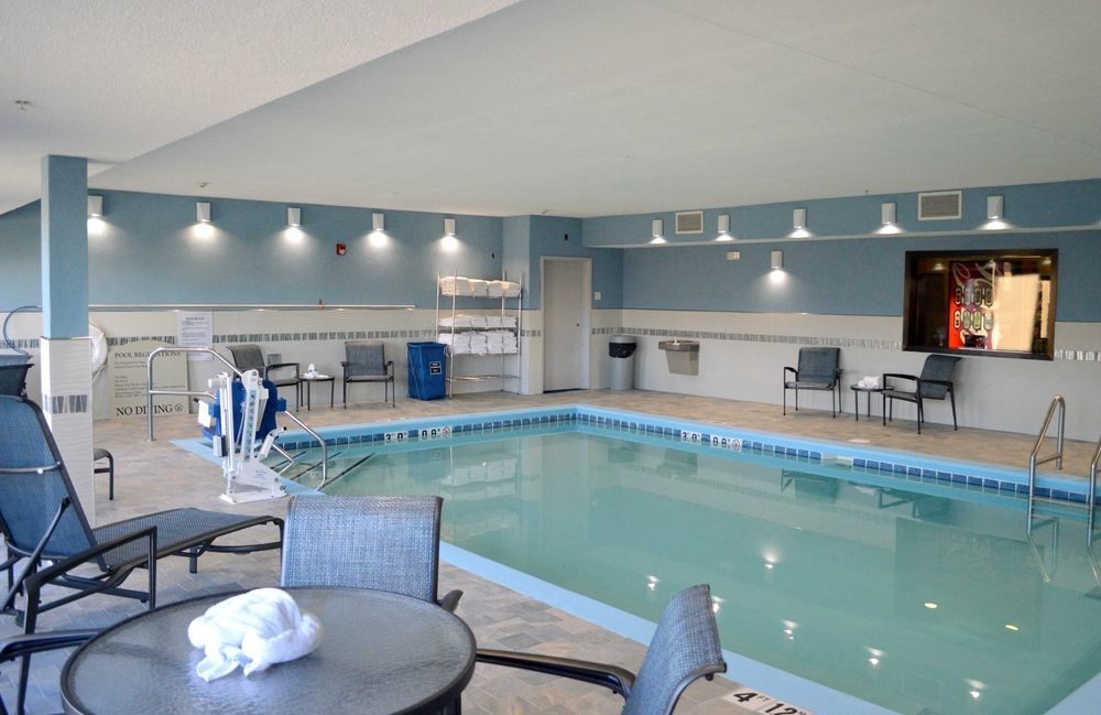 Hotel Express & By Ihg Bismarck